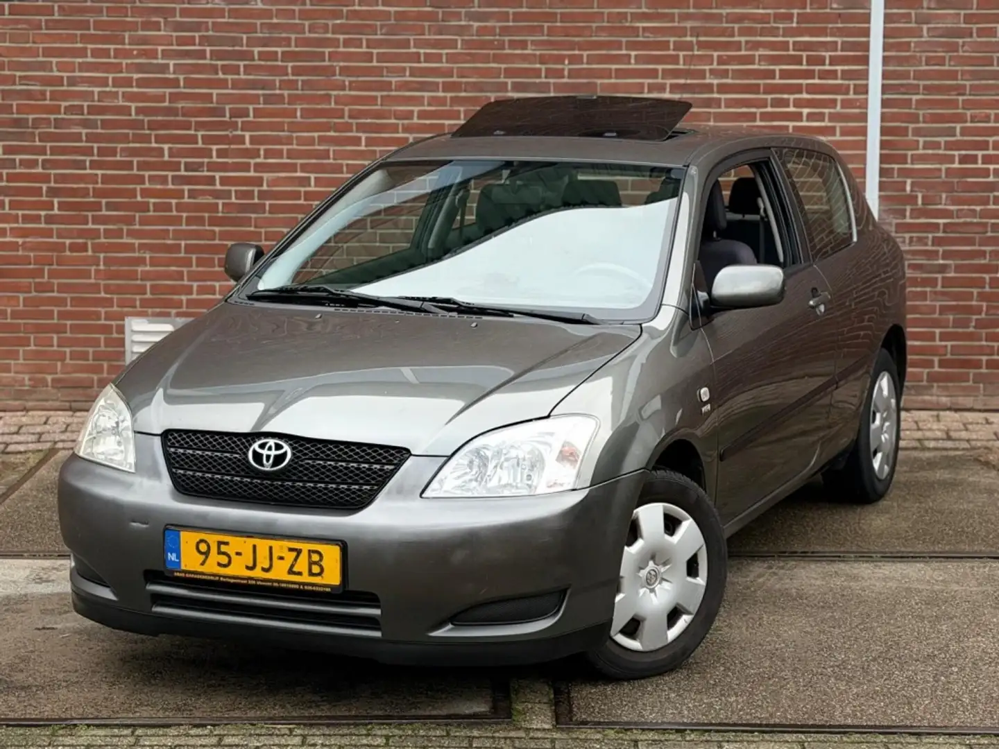 Toyota Corolla 1.4 VVT-i L.Terra |STUURBKR |NIEUWE APK |ZUINIG Grijs - 1
