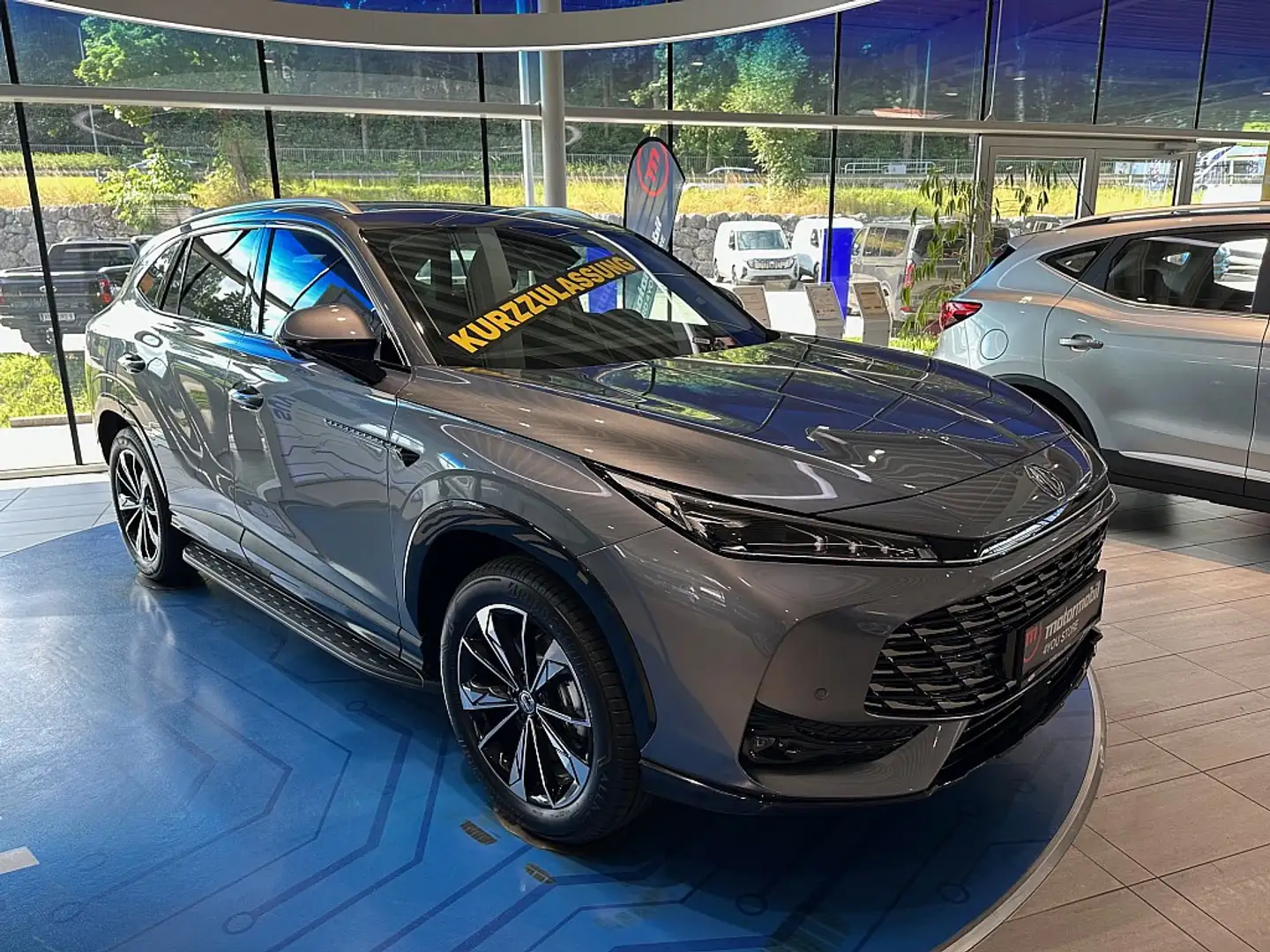 MG HS PHEV+ Luxury 21,4kWh Aut. Grau - 2