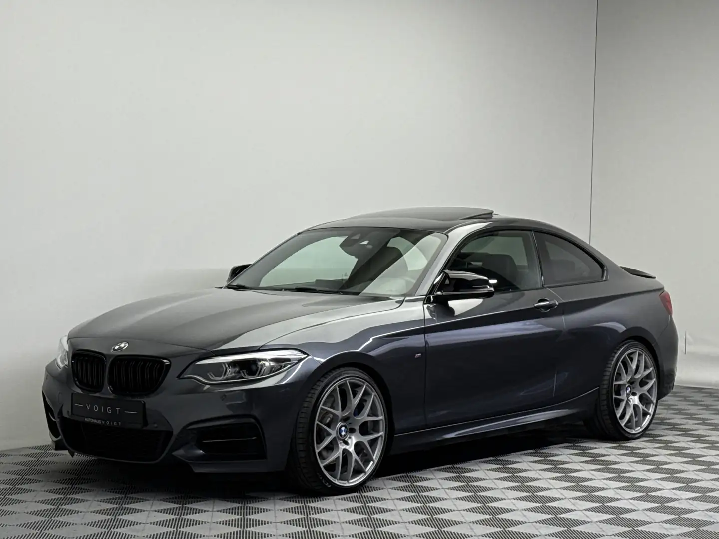 BMW 240 LCI xDrive|Pano|Navi-Prof|H&K|Kamera|CarPlay| Gris - 2