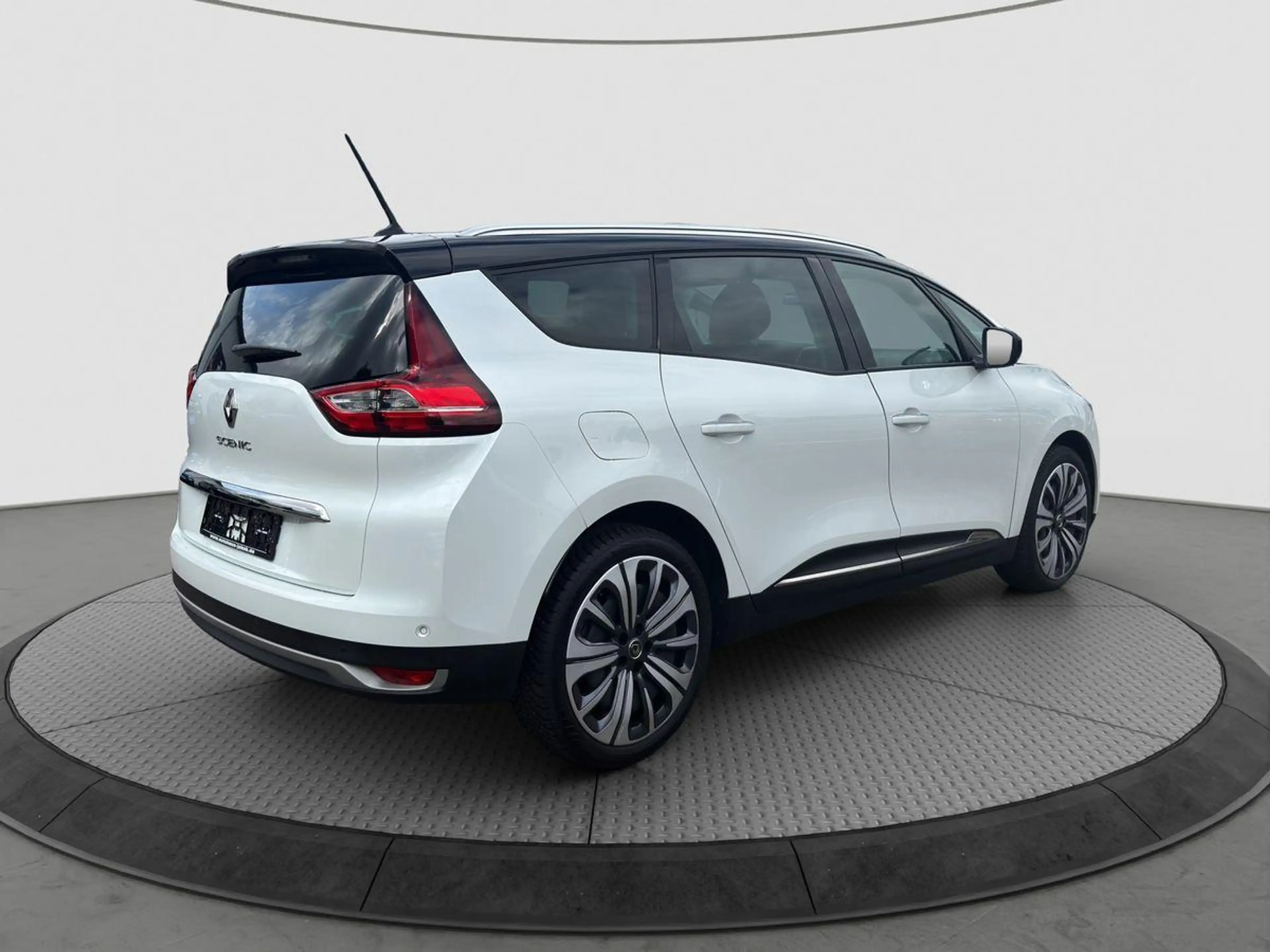 Renault Grand Scenic Grande Scenic Equilibre 1.3 TCE EDC — photo 7