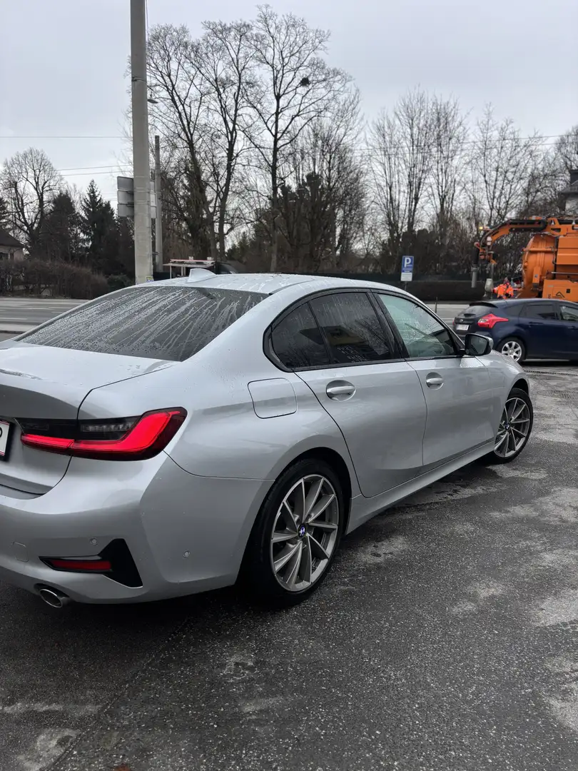 BMW 318 318d  Aut. Luxury Line - 2