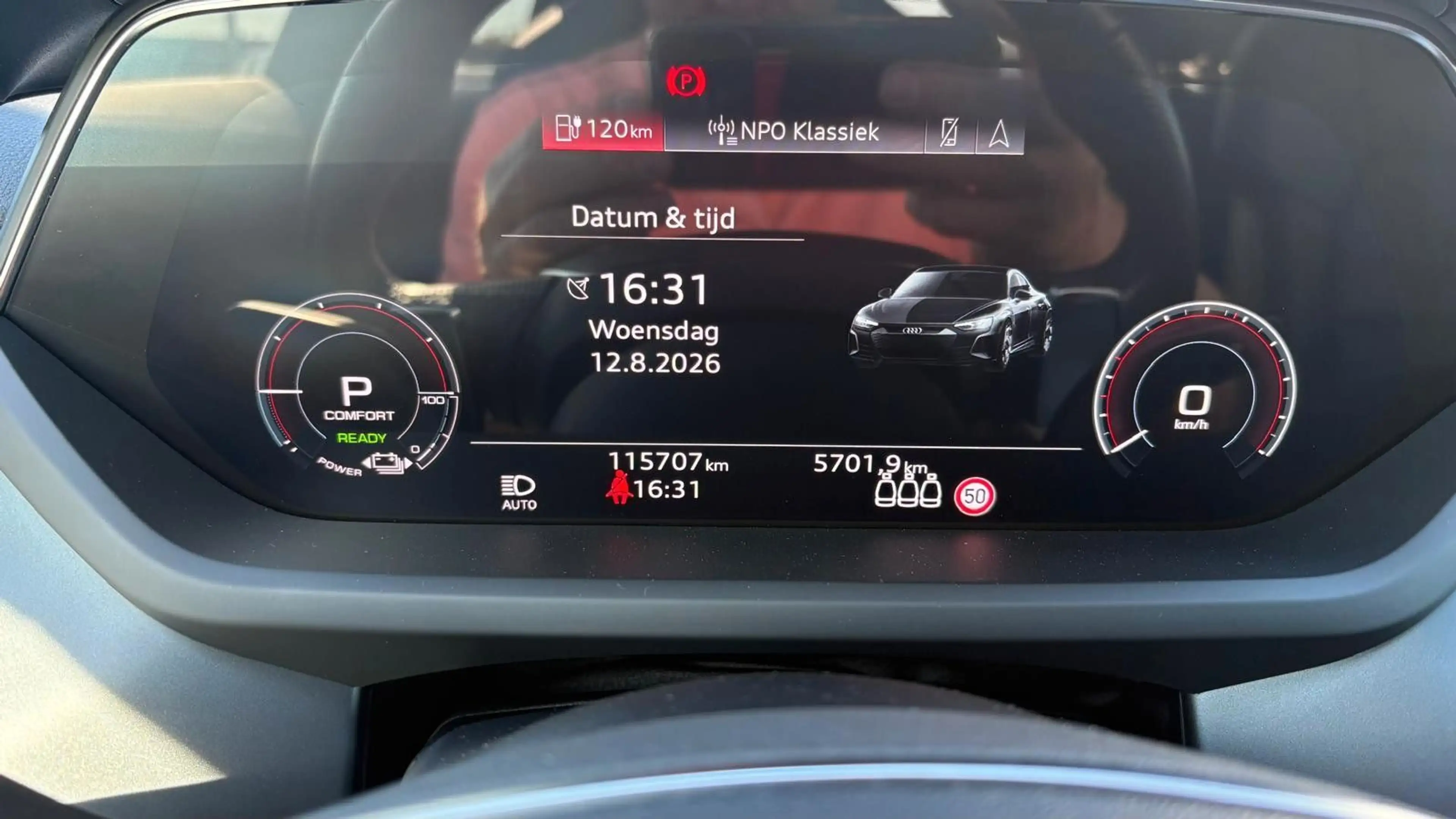 Audi e-tron GT quattro — photo 15