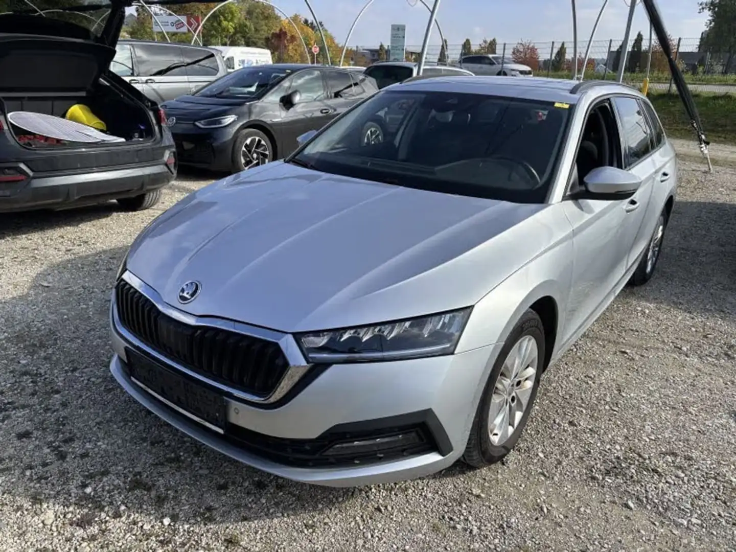 Skoda Octavia Combi 2,0 TDI Business 1-Hand Mod 21 Silber - 1