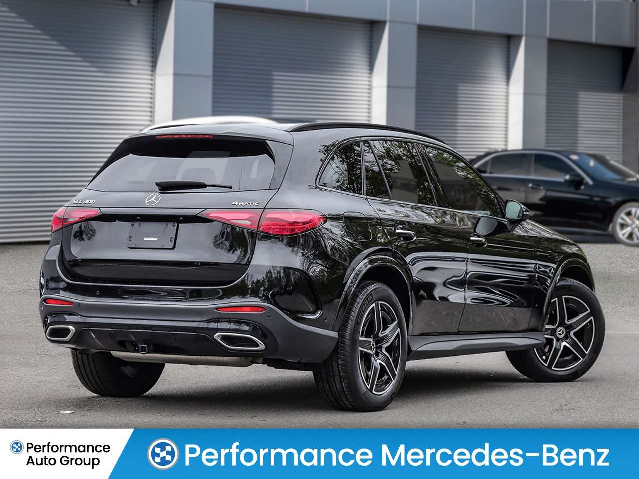 2025 Mercedes-Benz GLC 1-Owner|CPO|AccidentFree|AMGInt/ExtPk|TrailerHitch — снимка 1