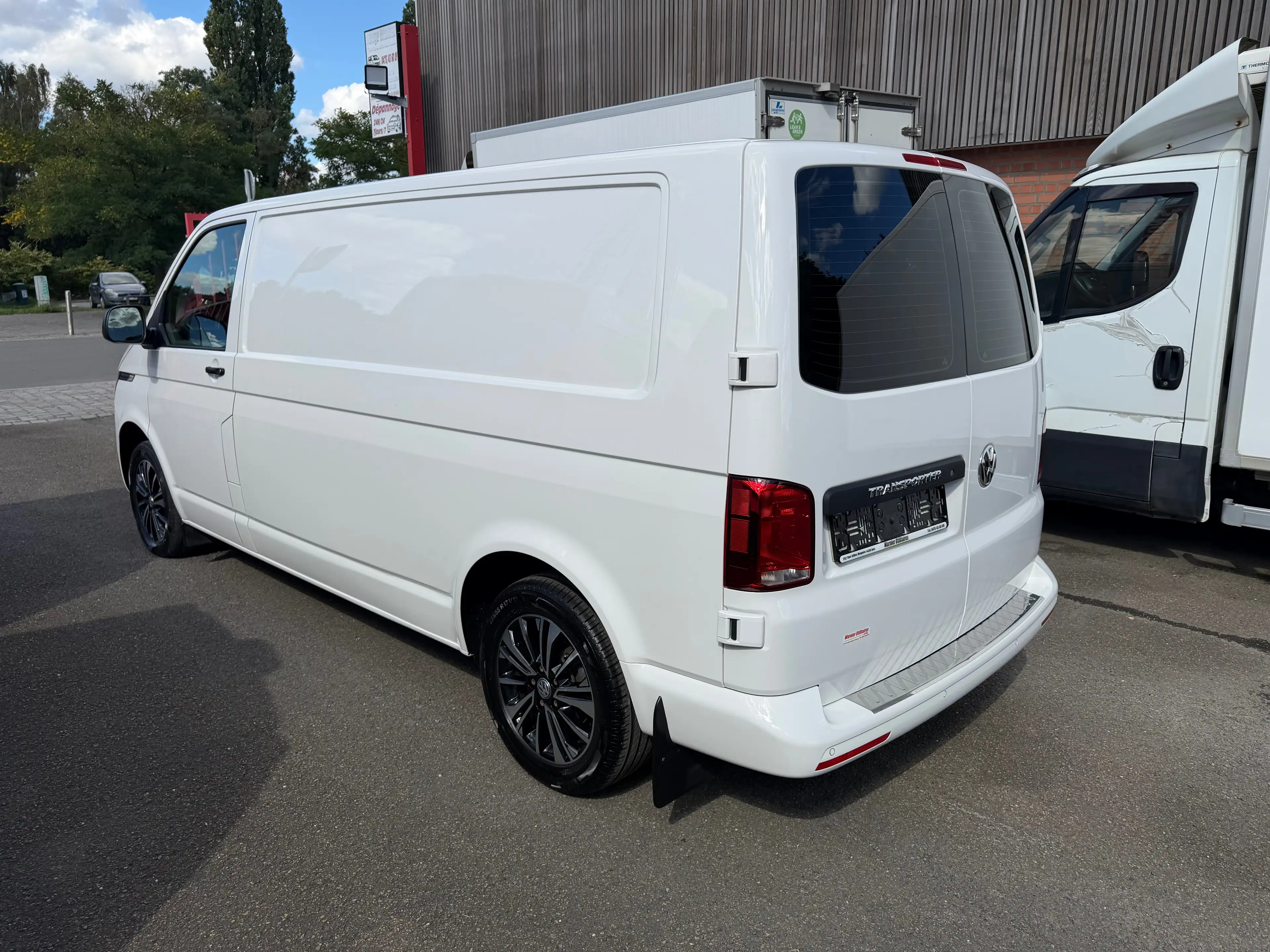 Volkswagen Transporter L2H1 — photo 5