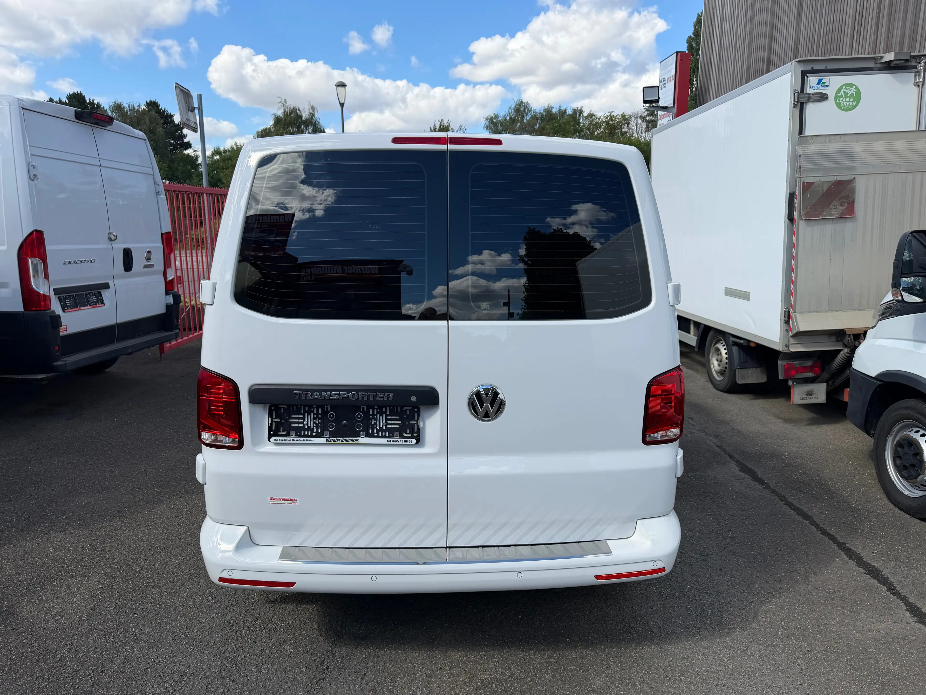 Volkswagen Transporter L2H1 — photo 6
