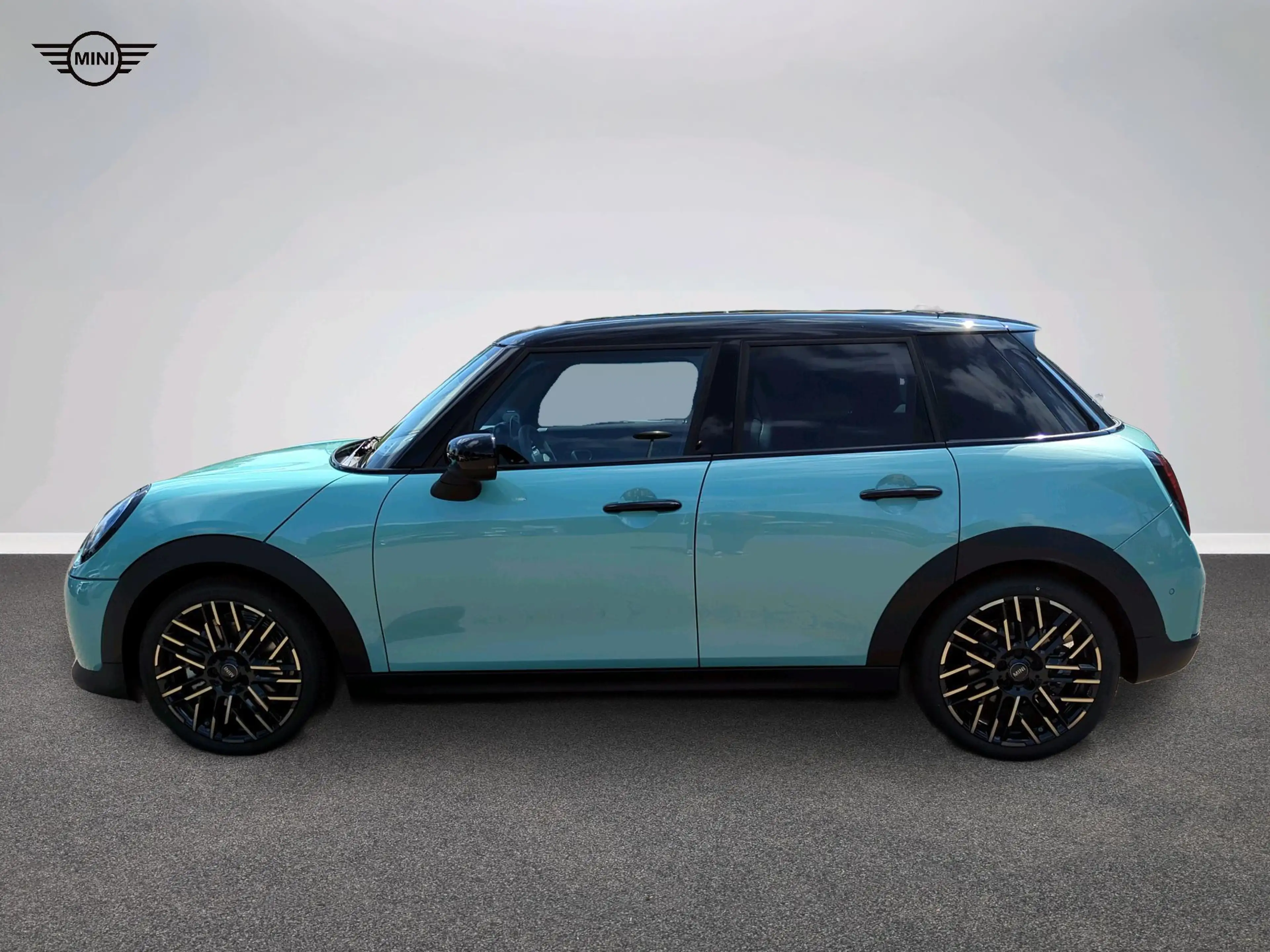 MINI Cooper C Favoured Trim — photo 3