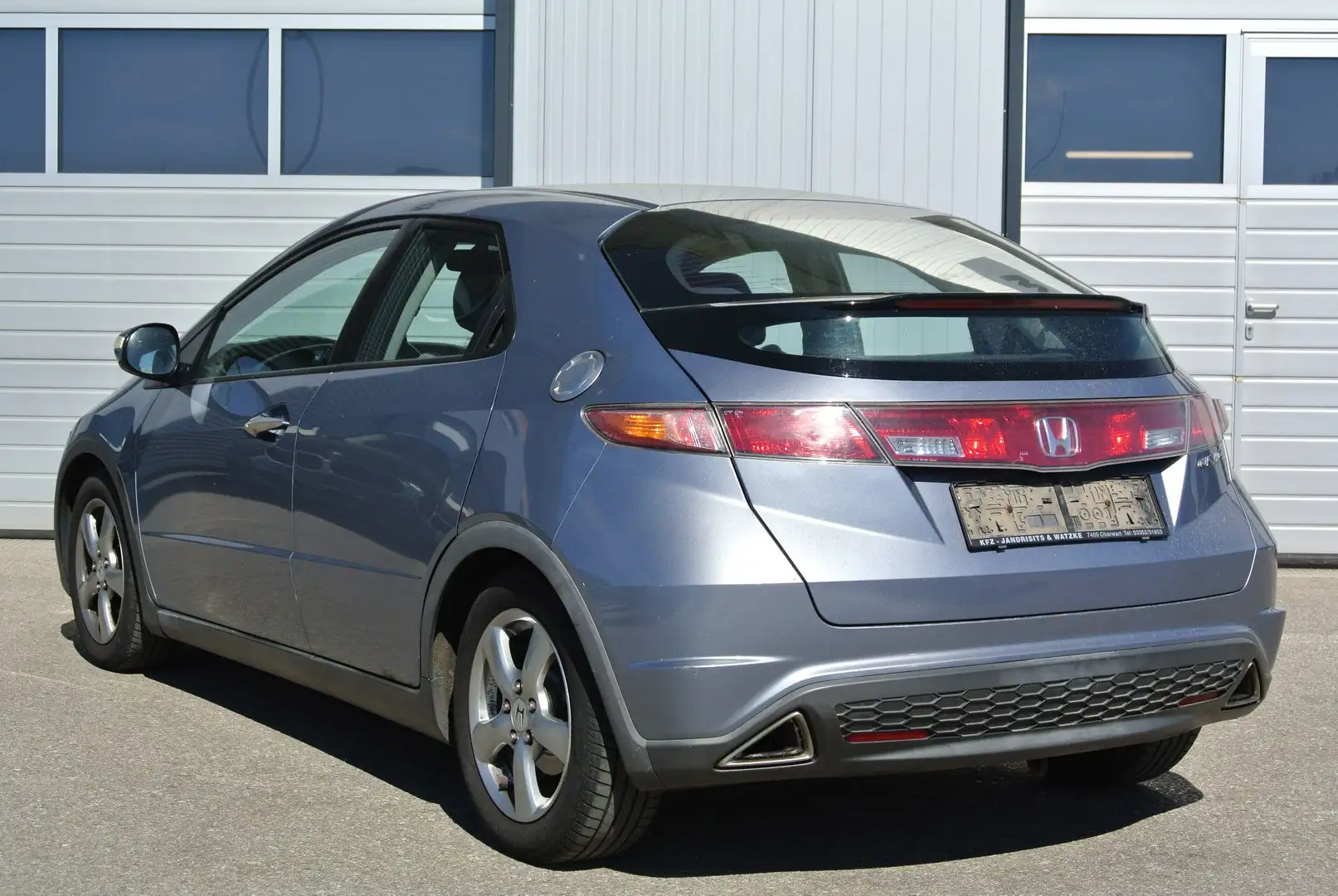 Honda Civic 1.8 Comfort Grau - 2