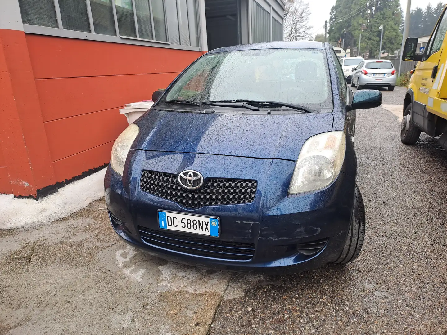 Toyota Yaris 1.0 benzina clima euro4 Blu/Azzurro - 1