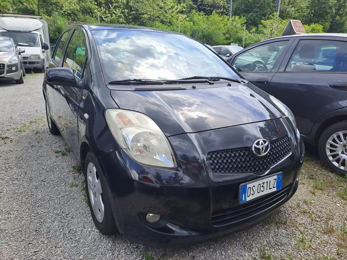 Toyota Yaris 5p 1.3 Navy benzina automatico Negro - 1