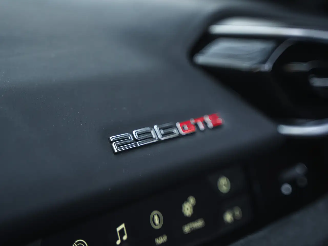 Ferrari 296 GTS снимка Ferrari 296 GTS