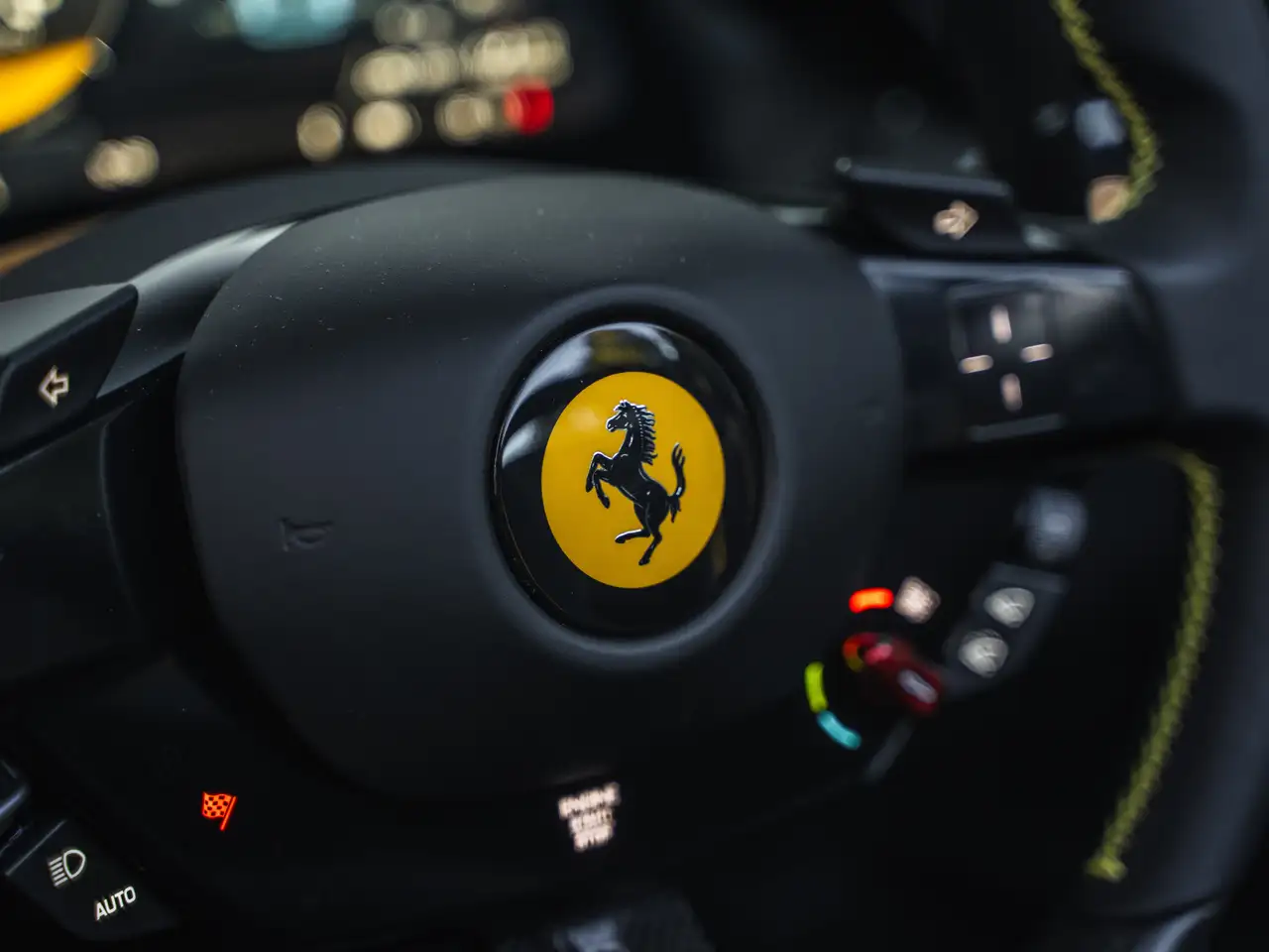 Ferrari 296 GTS снимка Ferrari 296 GTS