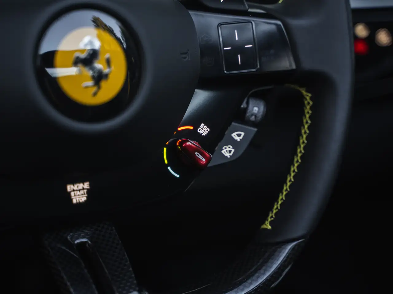 Ferrari 296 GTS снимка Ferrari 296 GTS