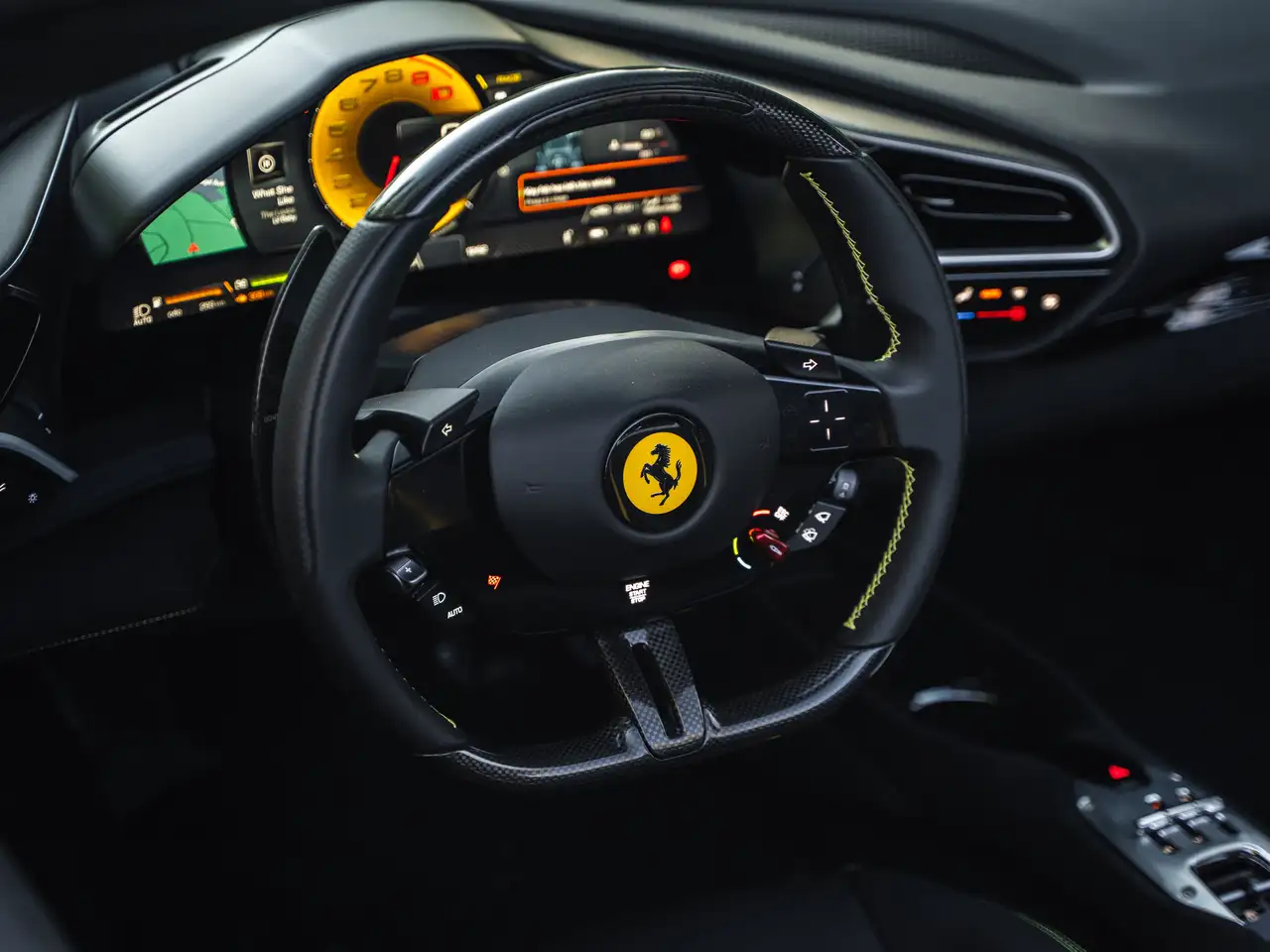 Ferrari 296 GTS снимка Ferrari 296 GTS