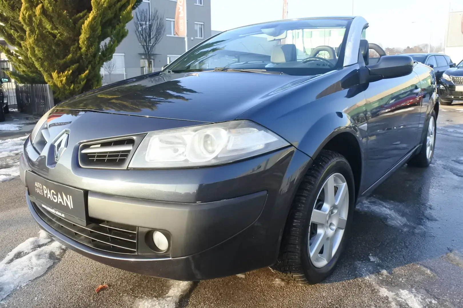 Renault Megane Mégane Dynamique Luxus 2,0 16V Aut. Grau - 2