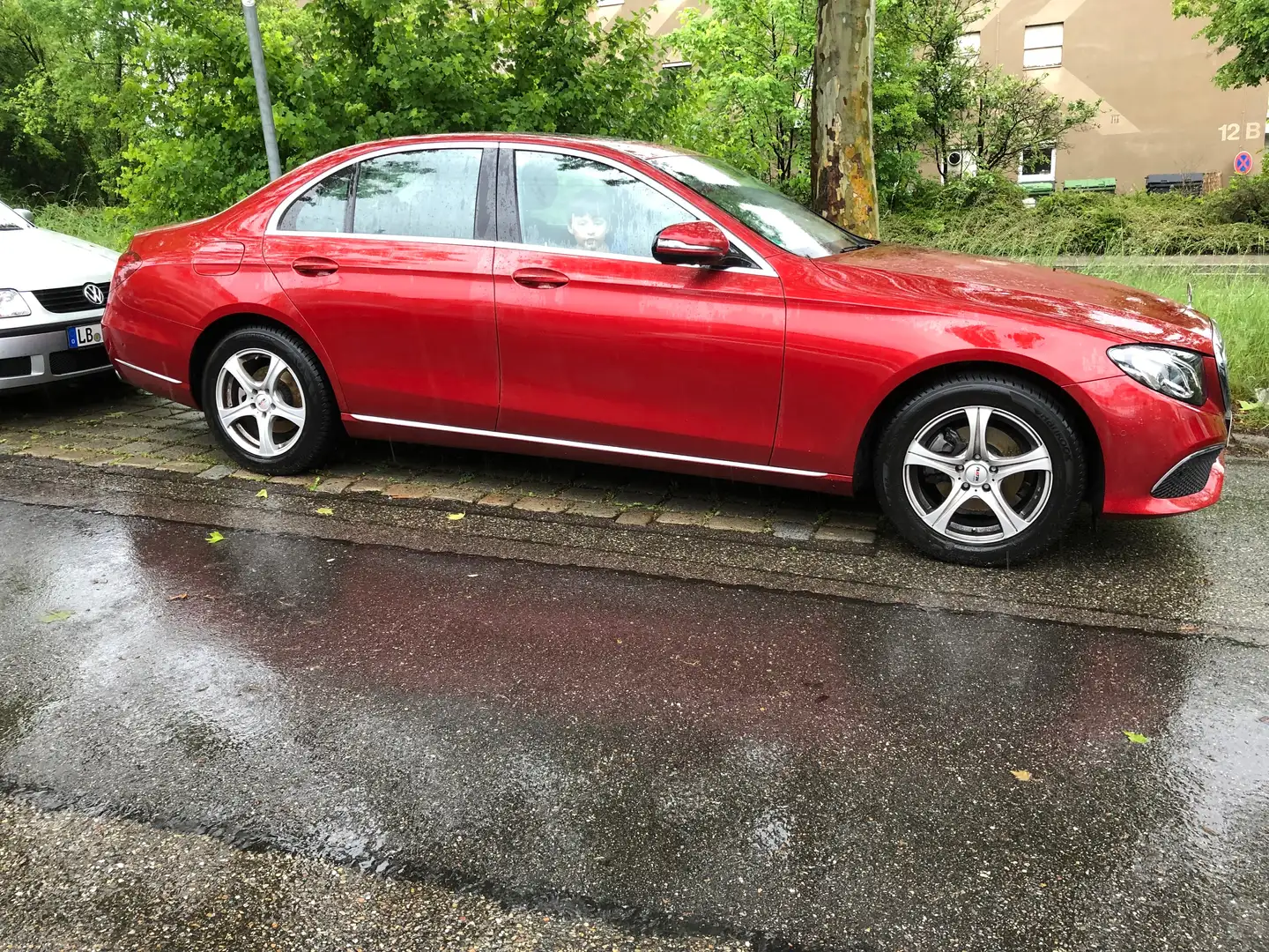 Mercedes-Benz E 200 Automatic Rot - 1