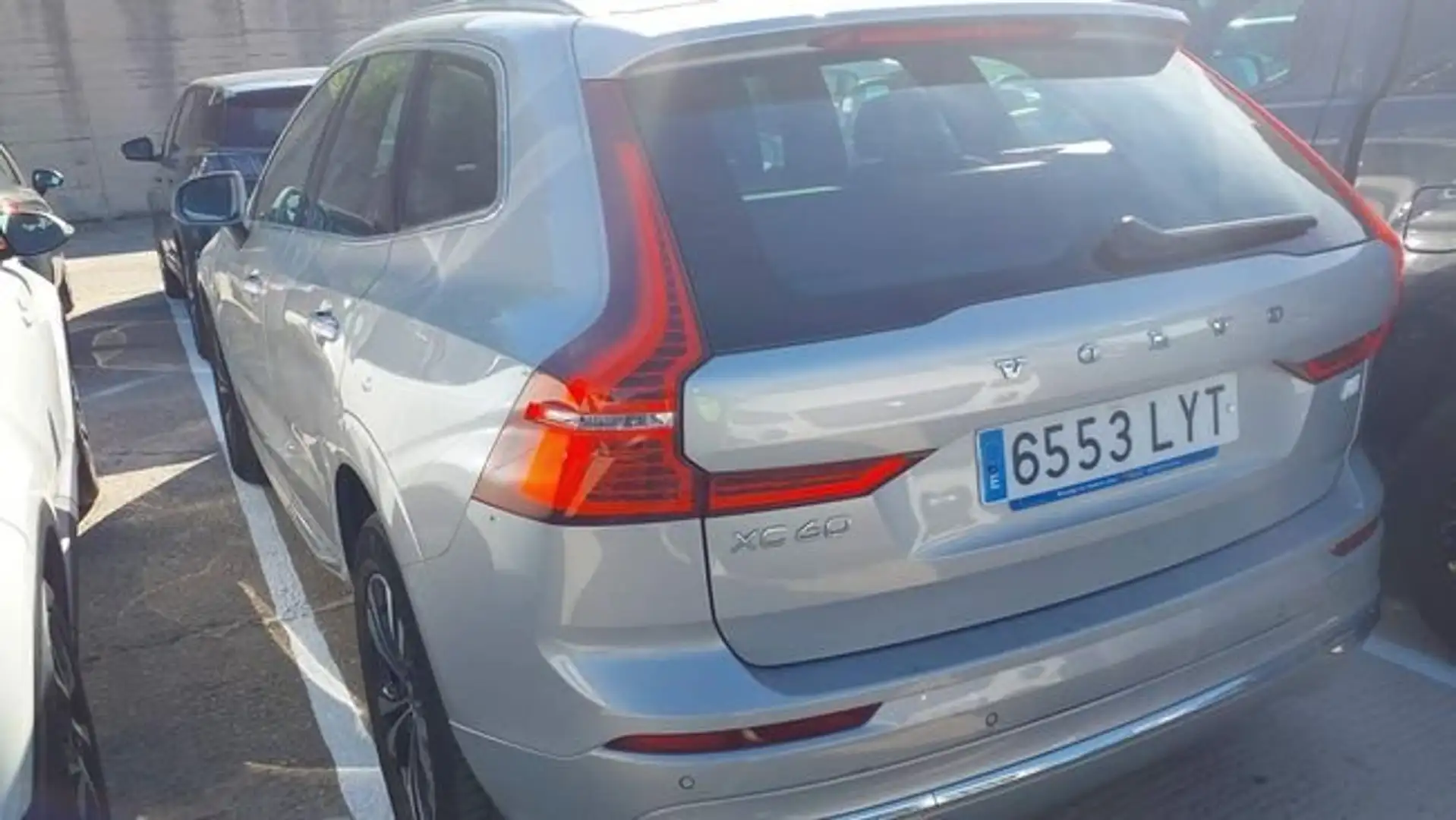 Volvo XC60 T6 Recharge Inscription Plateado - 2