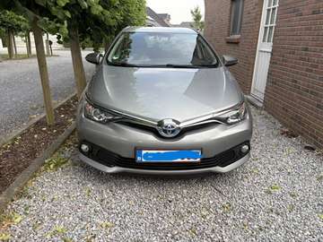 Auris HEV 1.8i HSD Dynamic E-CVT