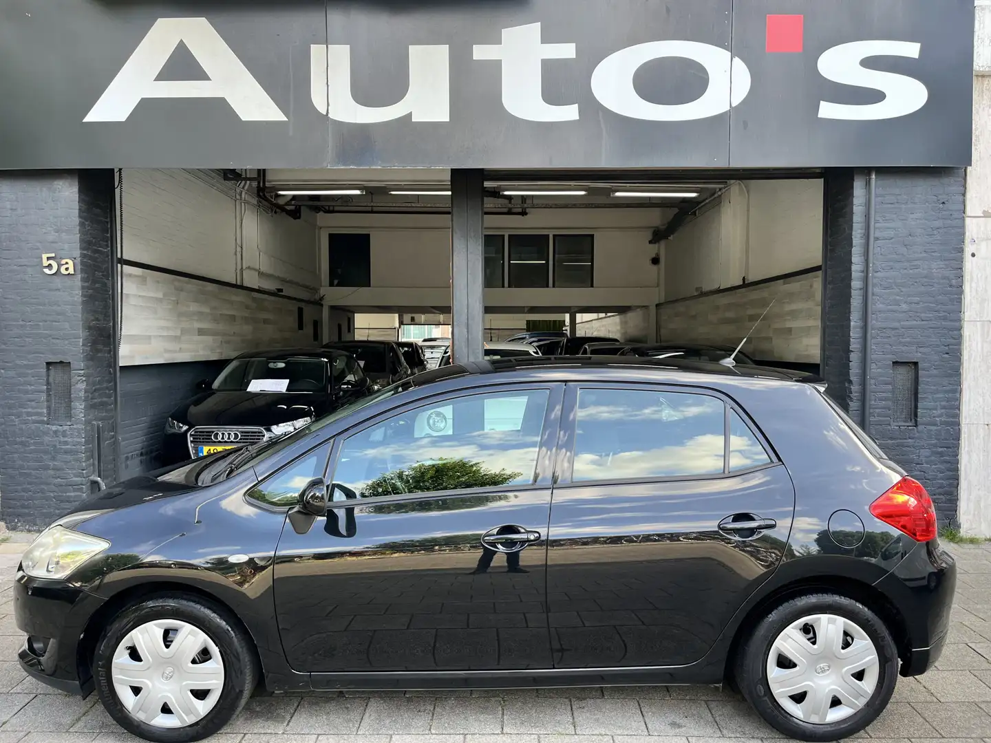 Toyota Auris 1.6 Aspiration Automaat Noir - 2