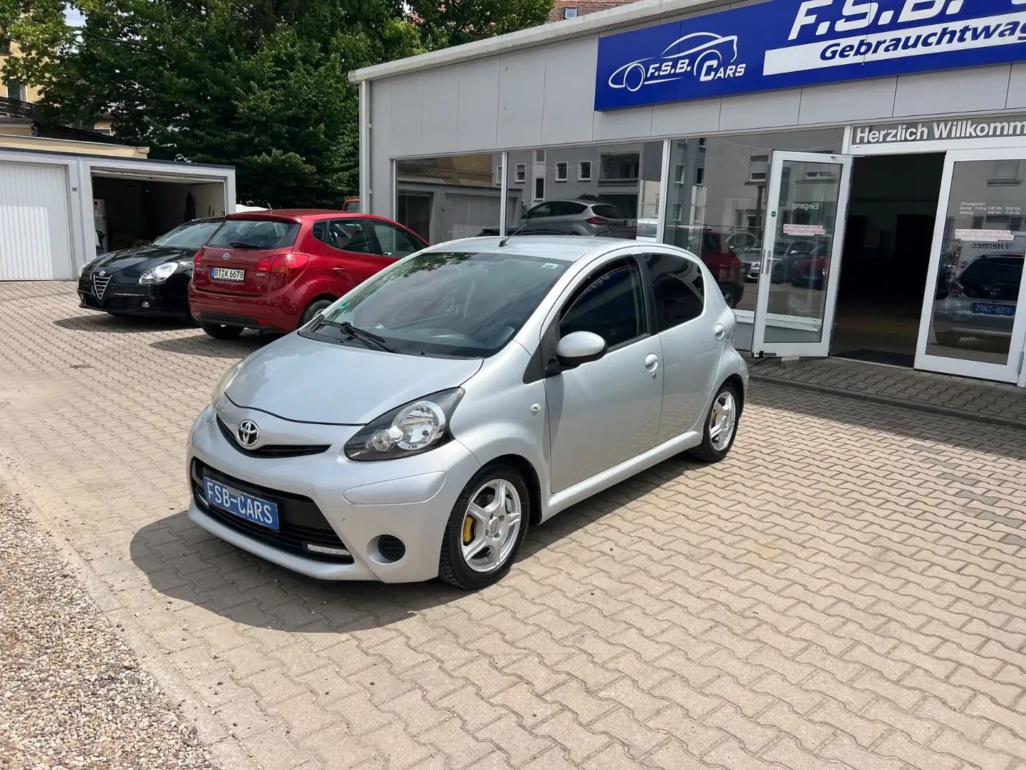 Toyota Aygo AYGO Cool Silber - 1