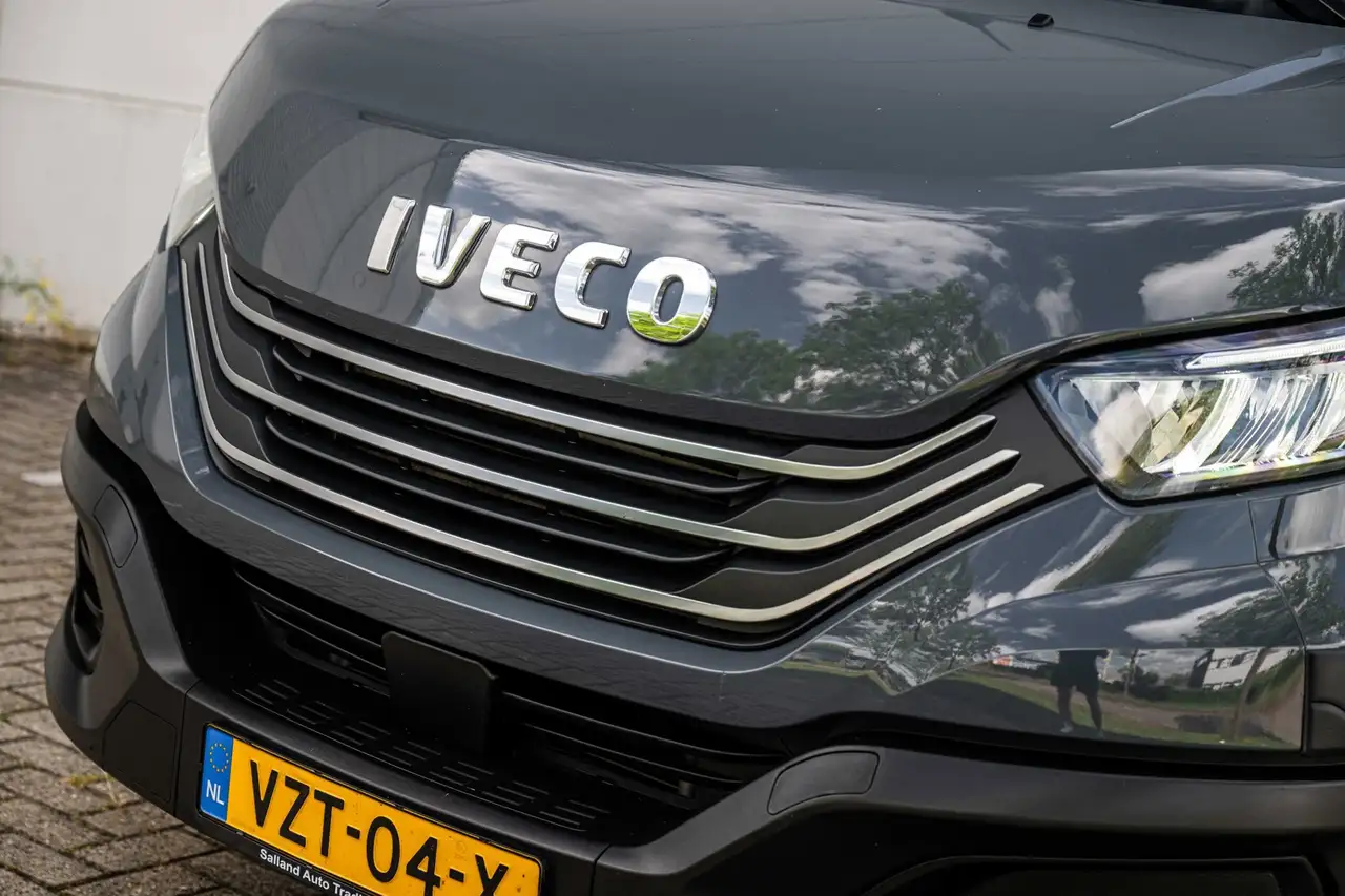 Iveco Daily 2023 — фото 22