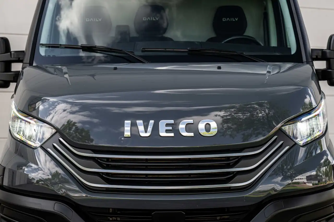 Iveco Daily 2023 — фото 23
