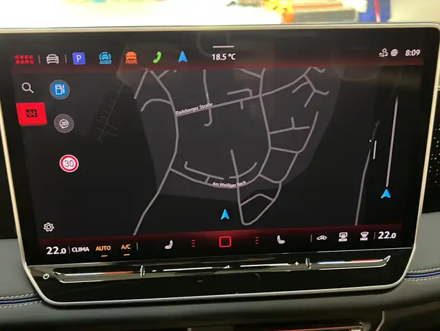 Volkswagen Tiguan view 14