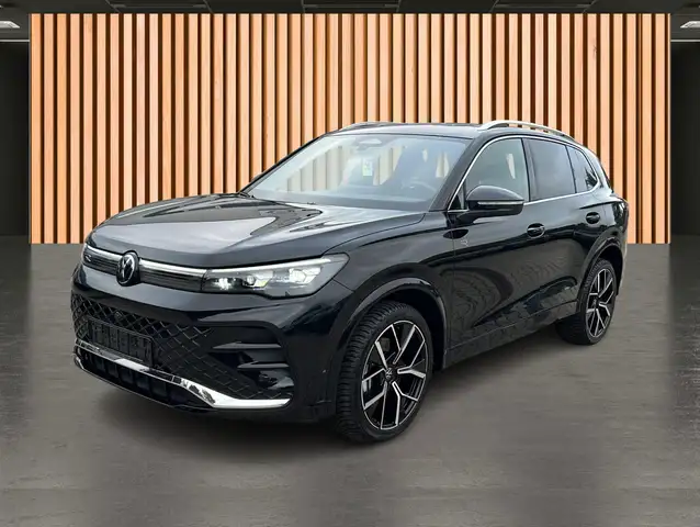 Volkswagen Tiguan view 2