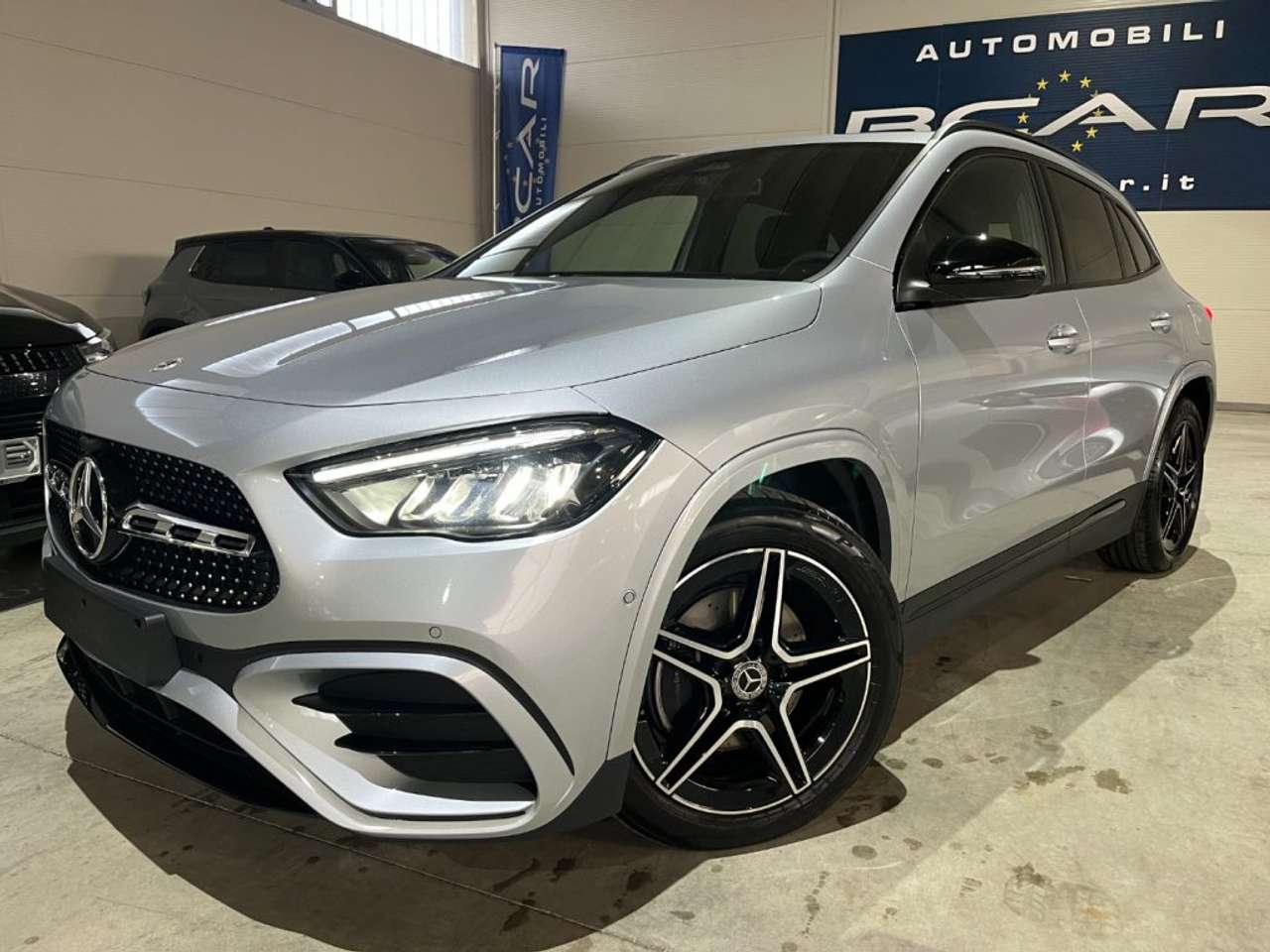 Mercedes-Benz GLA 200 d Autom. AMG Premium Plus NIGHT/LED MULTICOL/TELEC