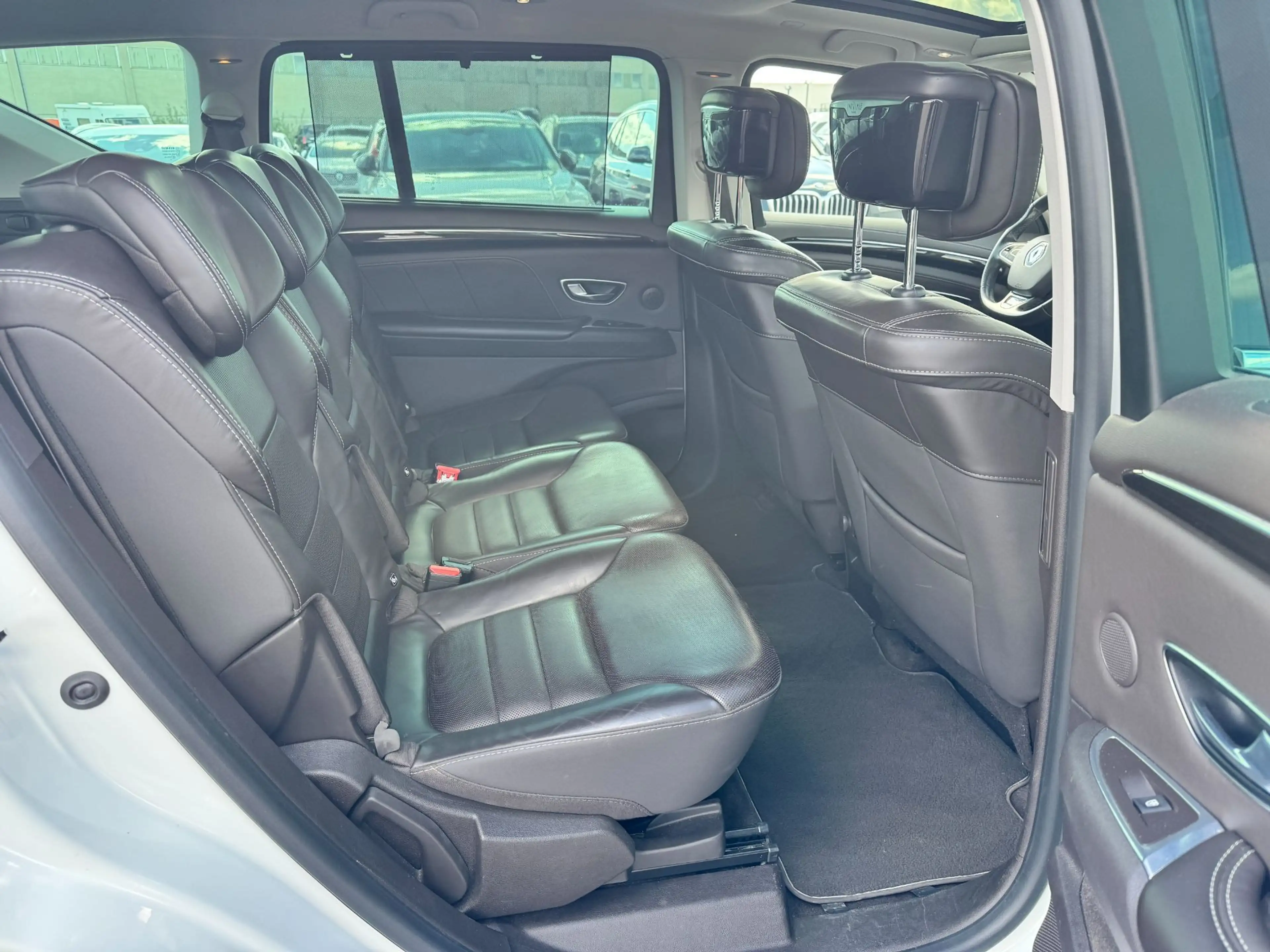 Renault Espace Initiale Paris Energy dCi 160 EDC 7 SITZE — photo 13