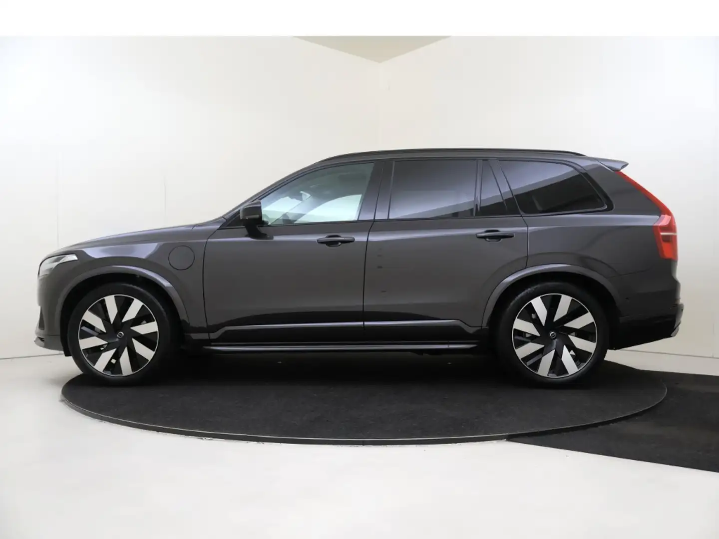 Volvo XC90 2.0 T8 AWD Ult. Dark | Luchtvering | Stoelkoeling Grau - 2