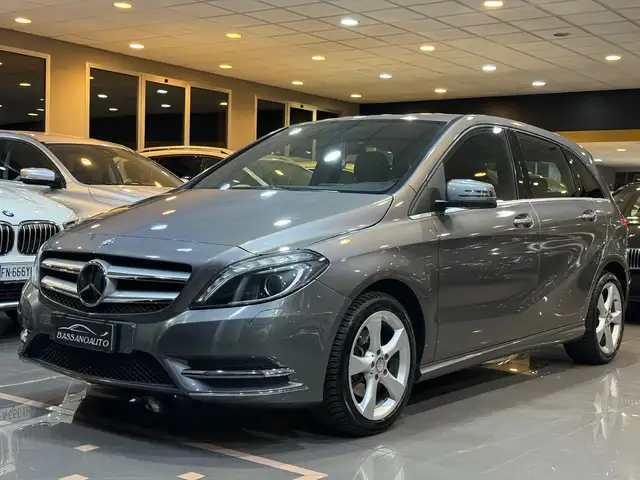 Mercedes-Benz B 180 Premium DISTRIBUZIONE FATTA
