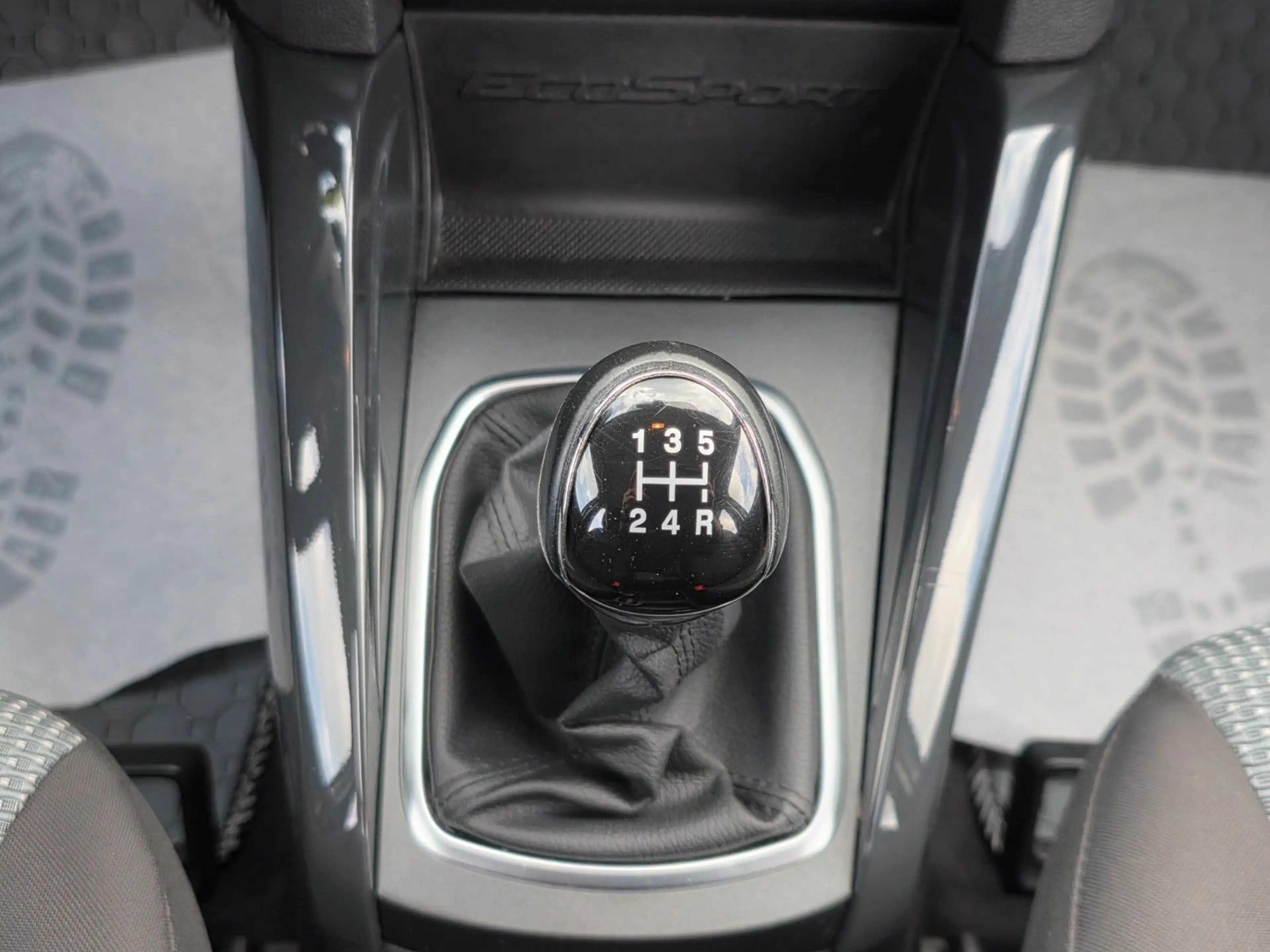 Ford EcoSport Trend — photo 13