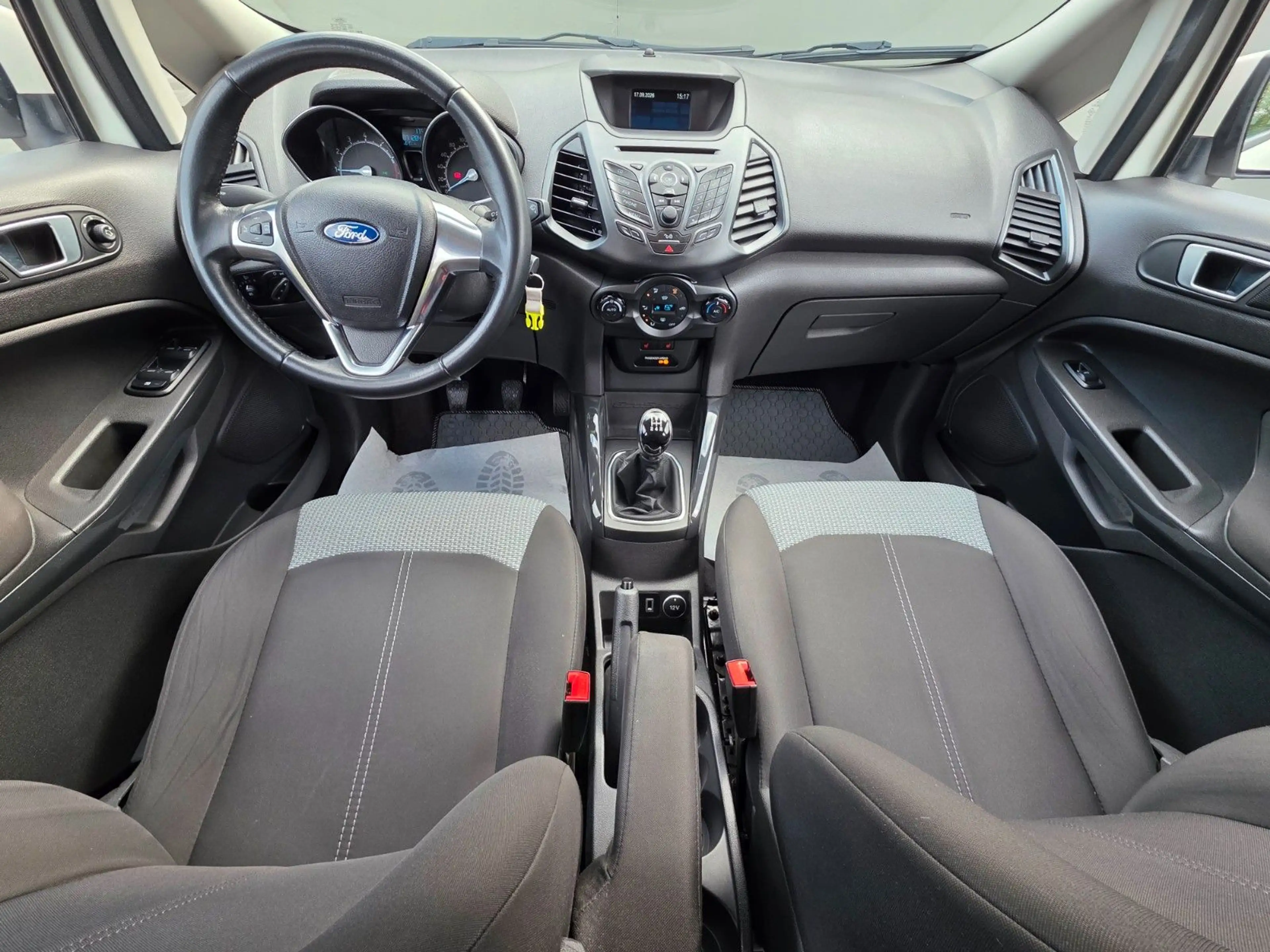Ford EcoSport Trend — photo 9