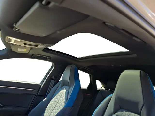 Audi RS Q3 view 16