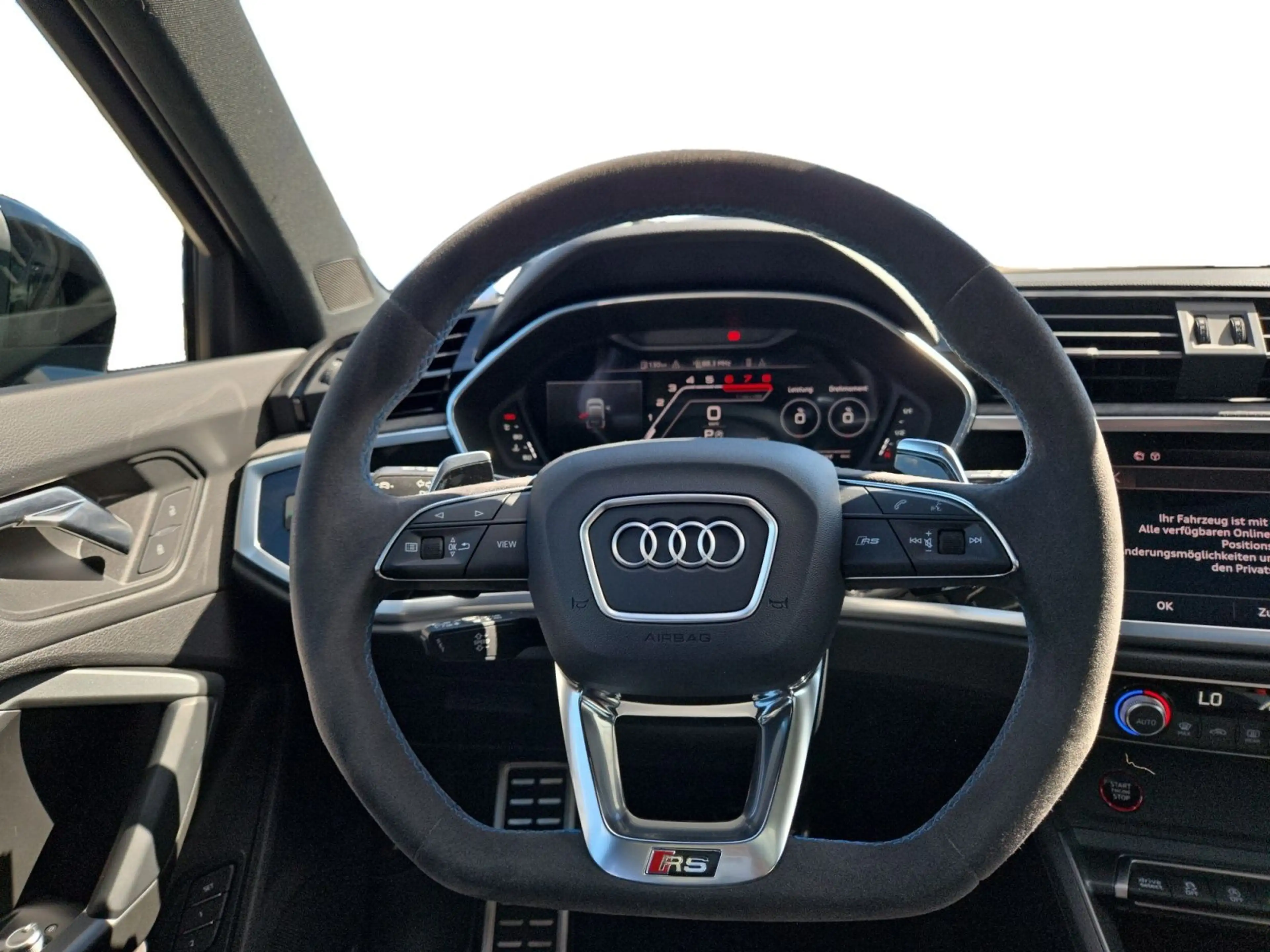 Audi RS Q3 2.5 TFSI qu. S tr., PANO/21"/360 — photo 13