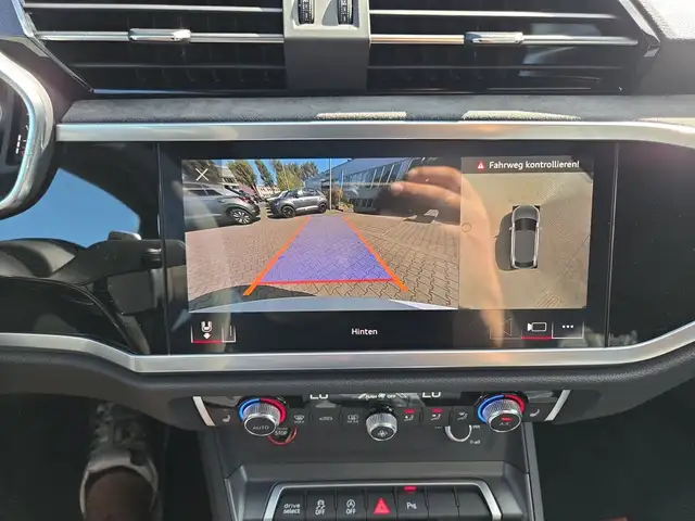 Audi RS Q3 view 19