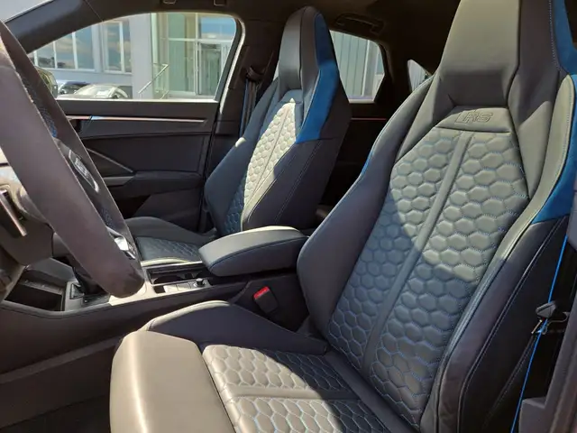 Audi RS Q3 view 17