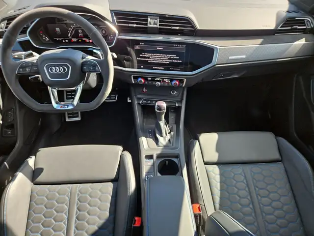 Audi RS Q3 view 8