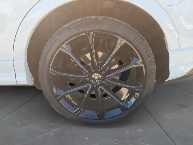 Audi RS Q3 view 15