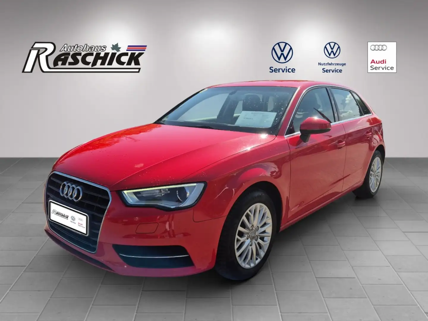 Audi A3 Sportback Ambiente 1.2 TFSI Xenon Navi Tempomat Rouge - 2