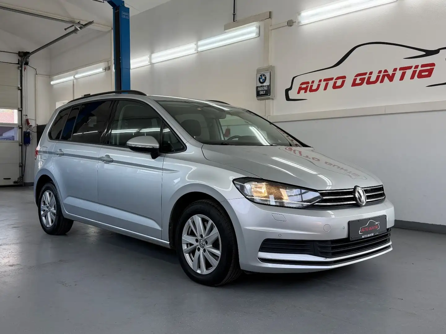 Volkswagen Touran 2.0 TDI Comfortline*DSG*ACC*SitzH* Silber - 1