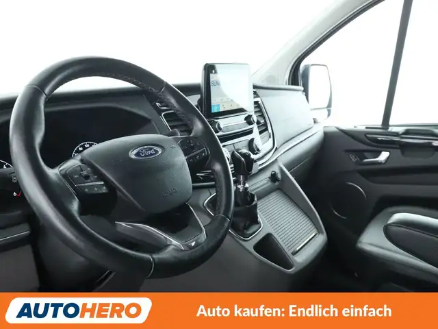 Ford Tourneo Custom view 11