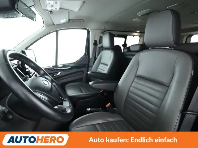 Ford Tourneo Custom view 10