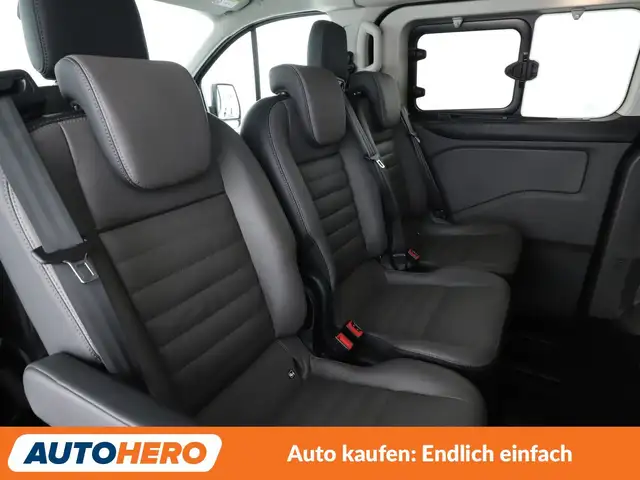 Ford Tourneo Custom view 14