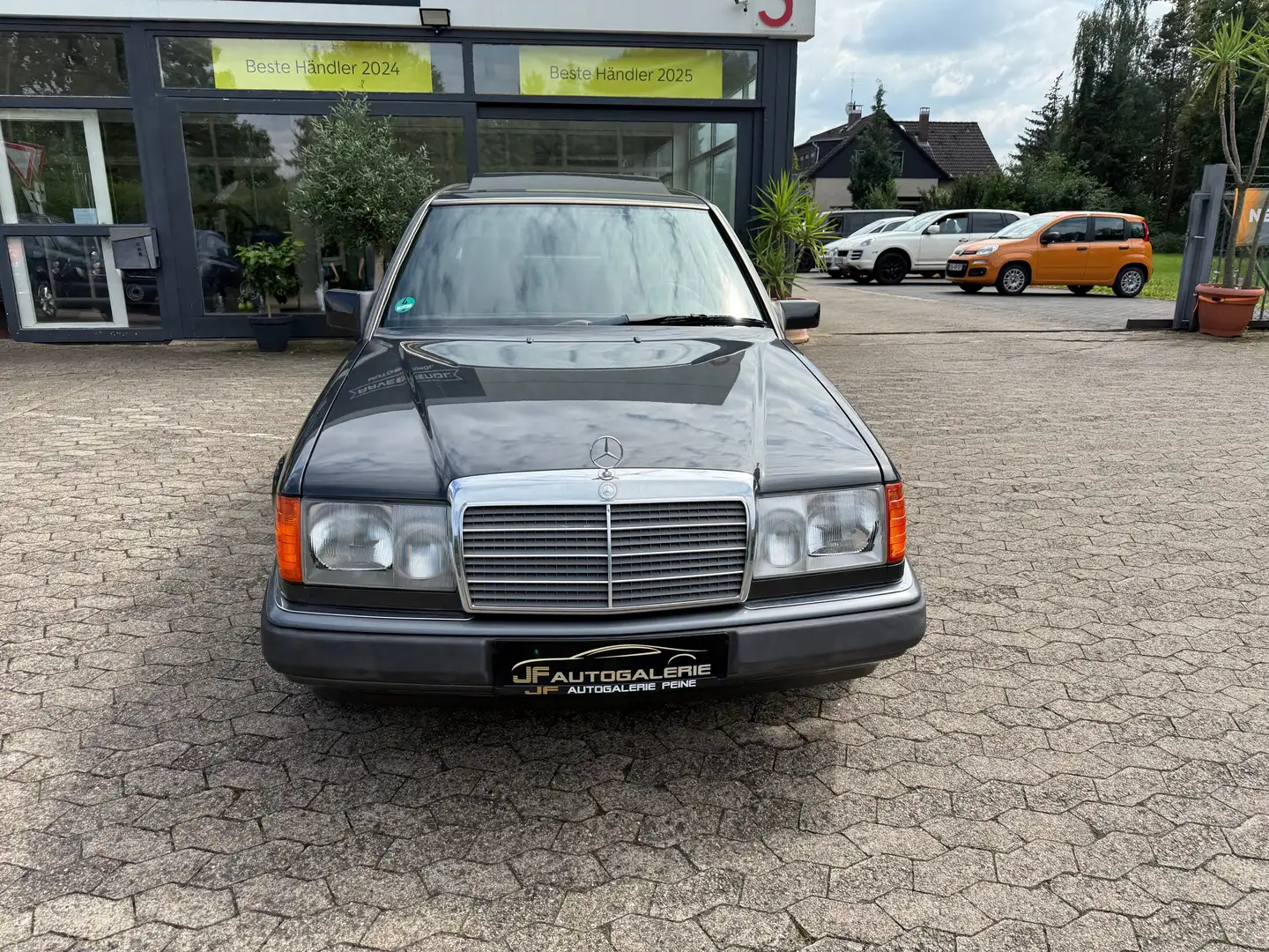 Mercedes-Benz E 230 Automatik"Schiebedach"AHK"Oldtimer"-H Zwart - 2