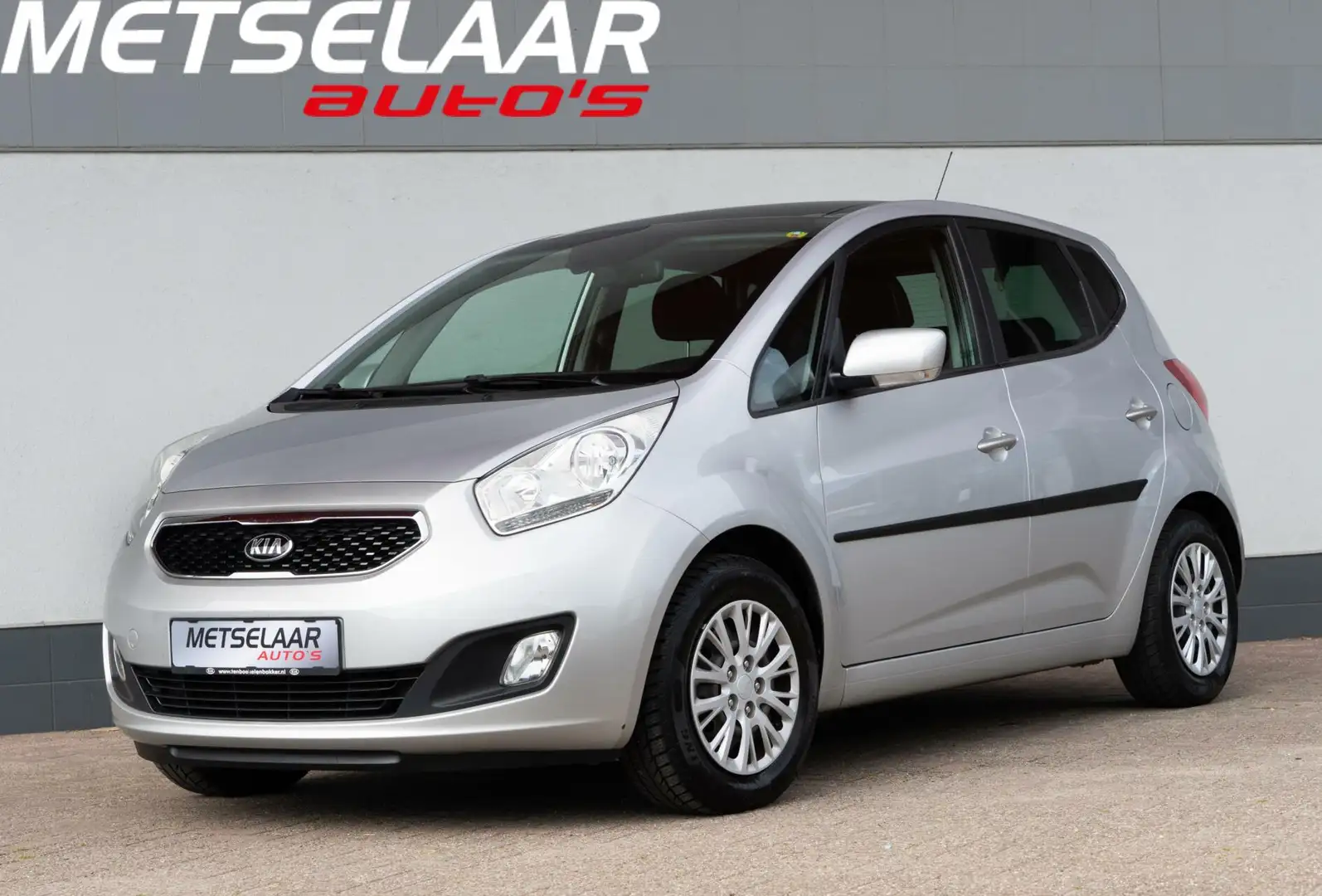 Kia Venga 1.4 CVVT Vibe Panodak, navigatie, achteruitrijcame Gris - 1
