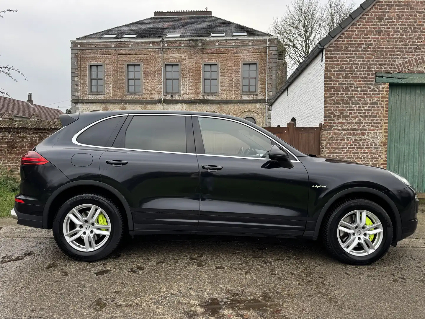 Porsche Cayenne 3.0i V6 PHEV S Tiptronic S *BOSE*LED*CAM* Zwart - 2