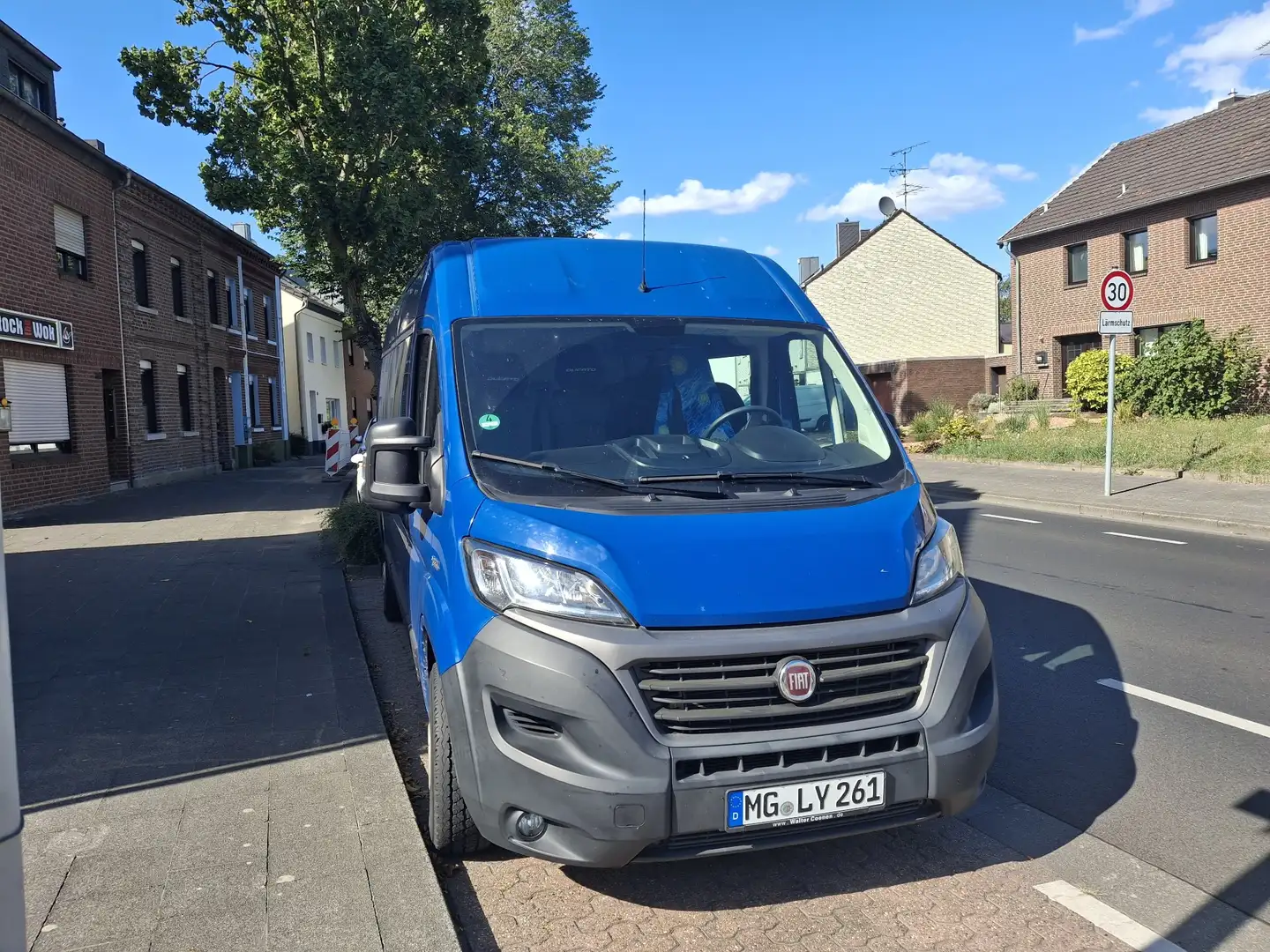 Fiat Ducato 140 Natural Power L4H2 RS: 4035 mm Blau - 2