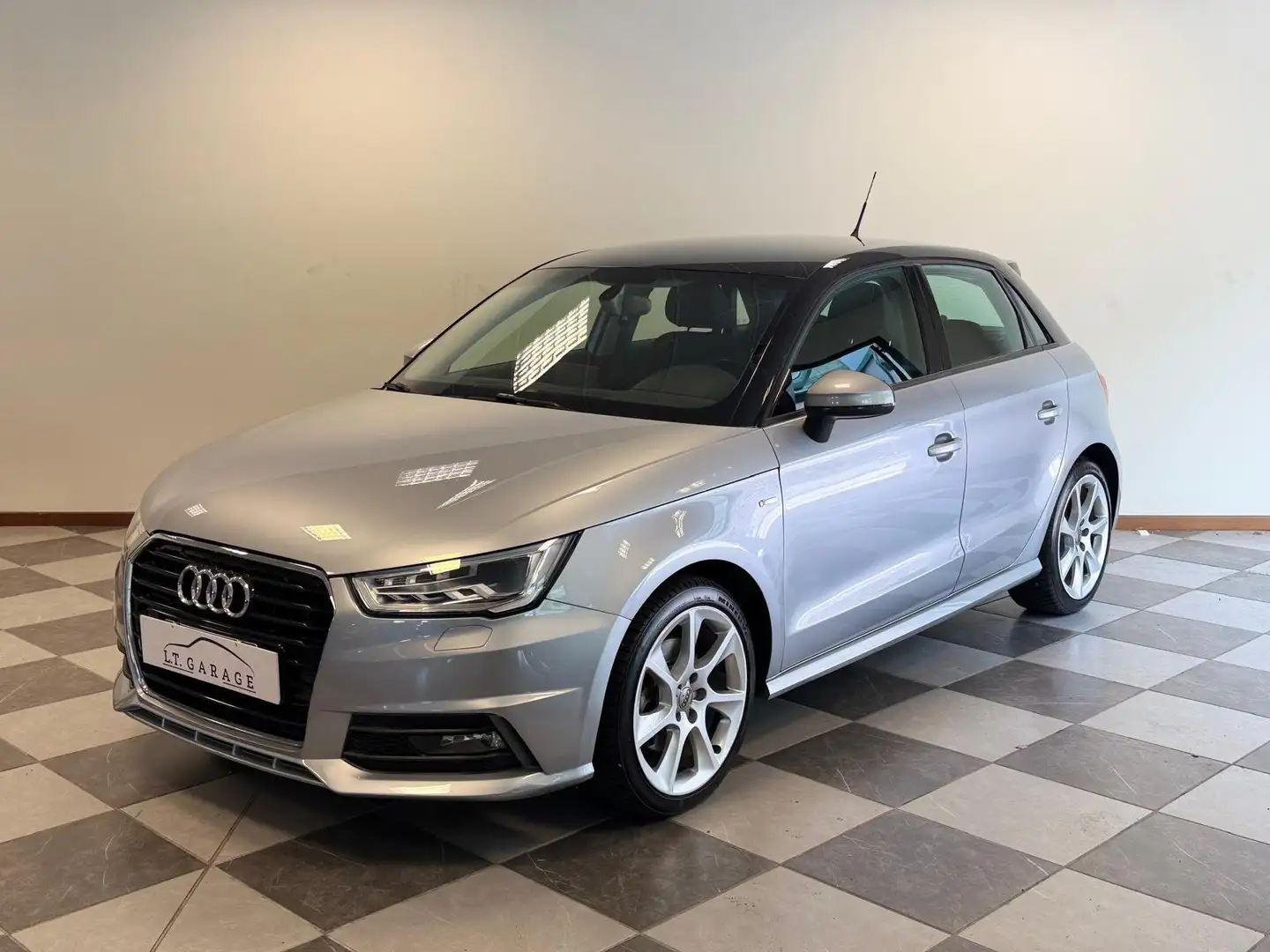 Audi A1 A1 Sportback 1.4 tfsi Admired 125cv Plateado - 1